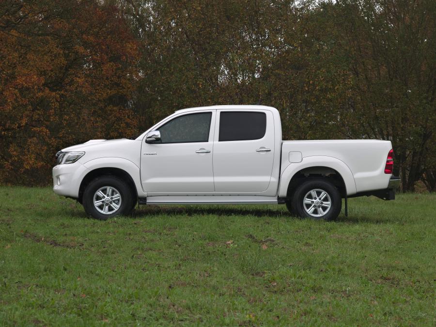  Toyota Hilux 2012 года  (UK) (фото 9 из 10)